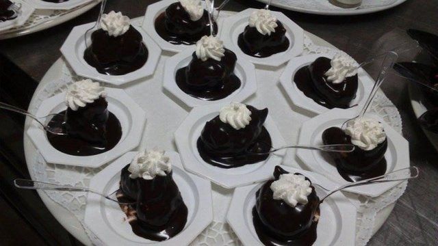 profiteroles con panna