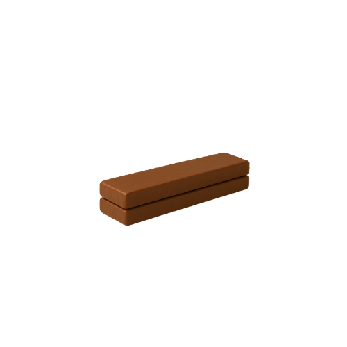 Twee chocolade vanille wafels  zijn op elkaar gestapeld op een witte achtergrond.