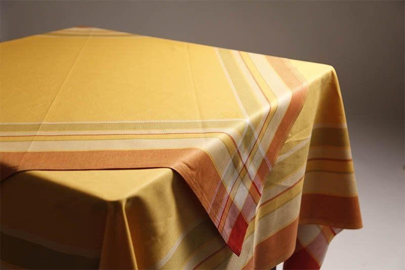 tovagliato giallo a quadri