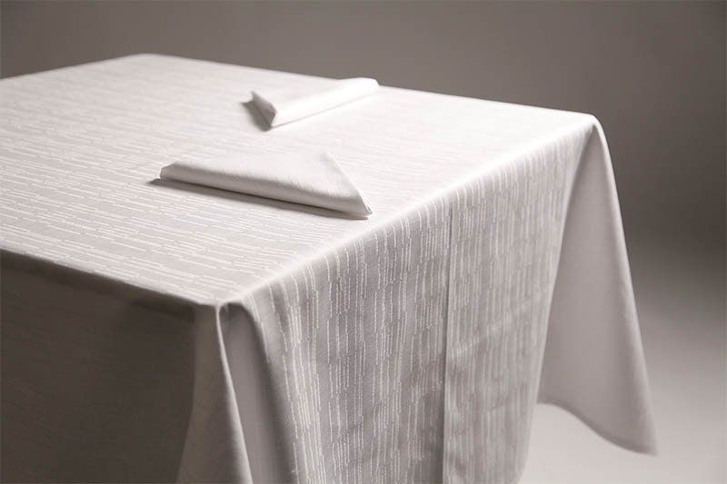 completo tovagliato bianco