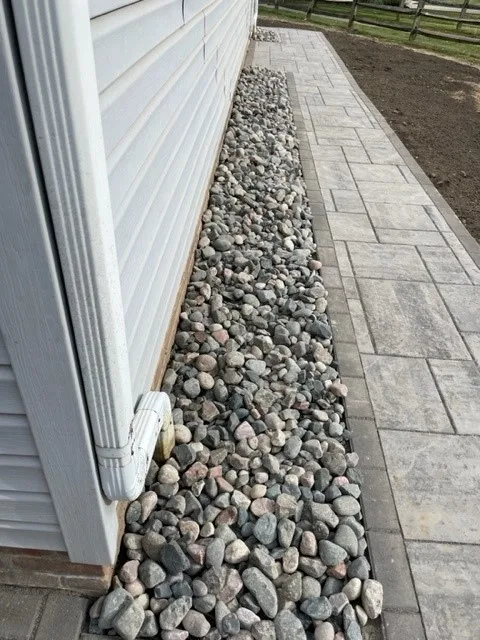 Walkway around a home in Streetsboro