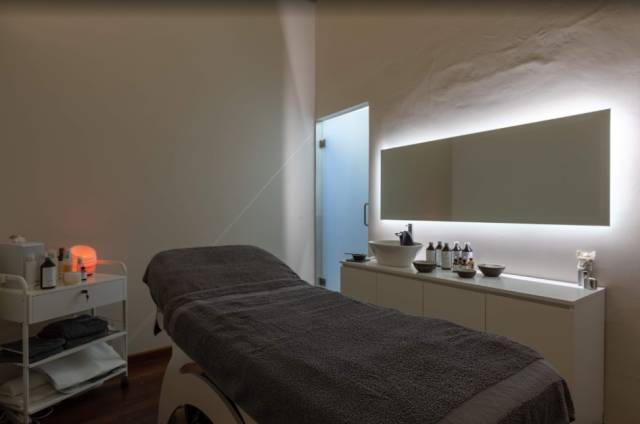 lettino per trattamenti corpo