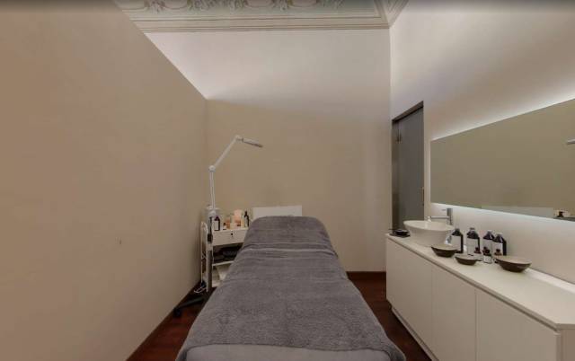 lettino per trattamenti estetici