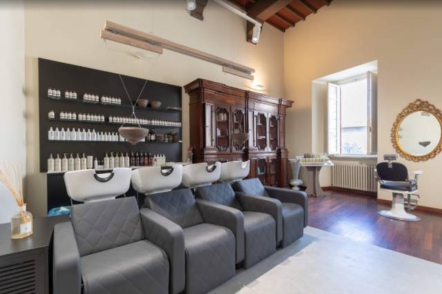 area dedicata al lavaggio dei capelli