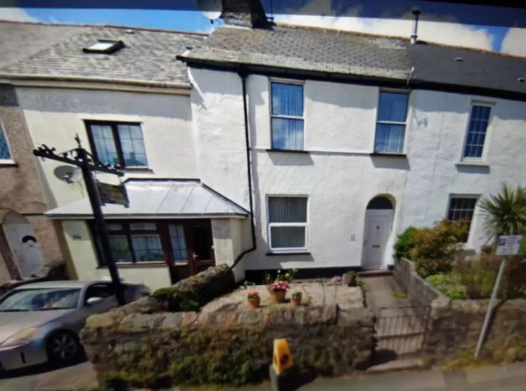 House decorated exterior 5