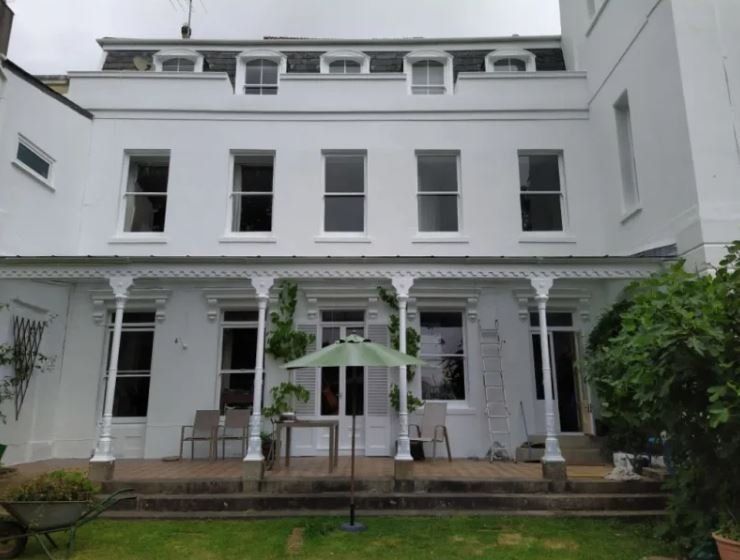 House decorated exterior 4