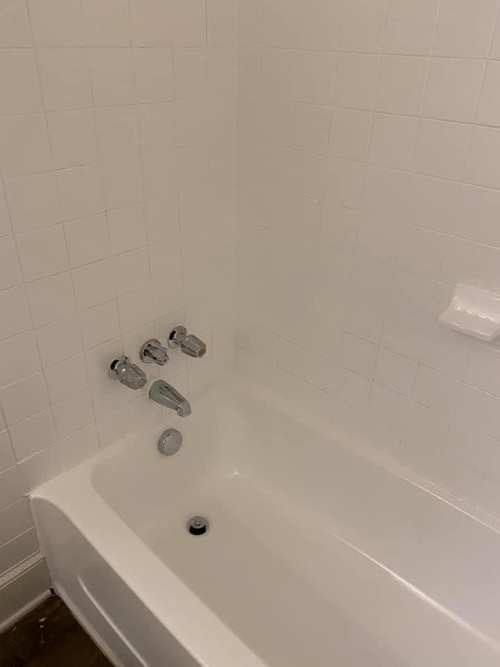 After Cleaning Bathtub — Kernersville, NC — RENEW-It Master
