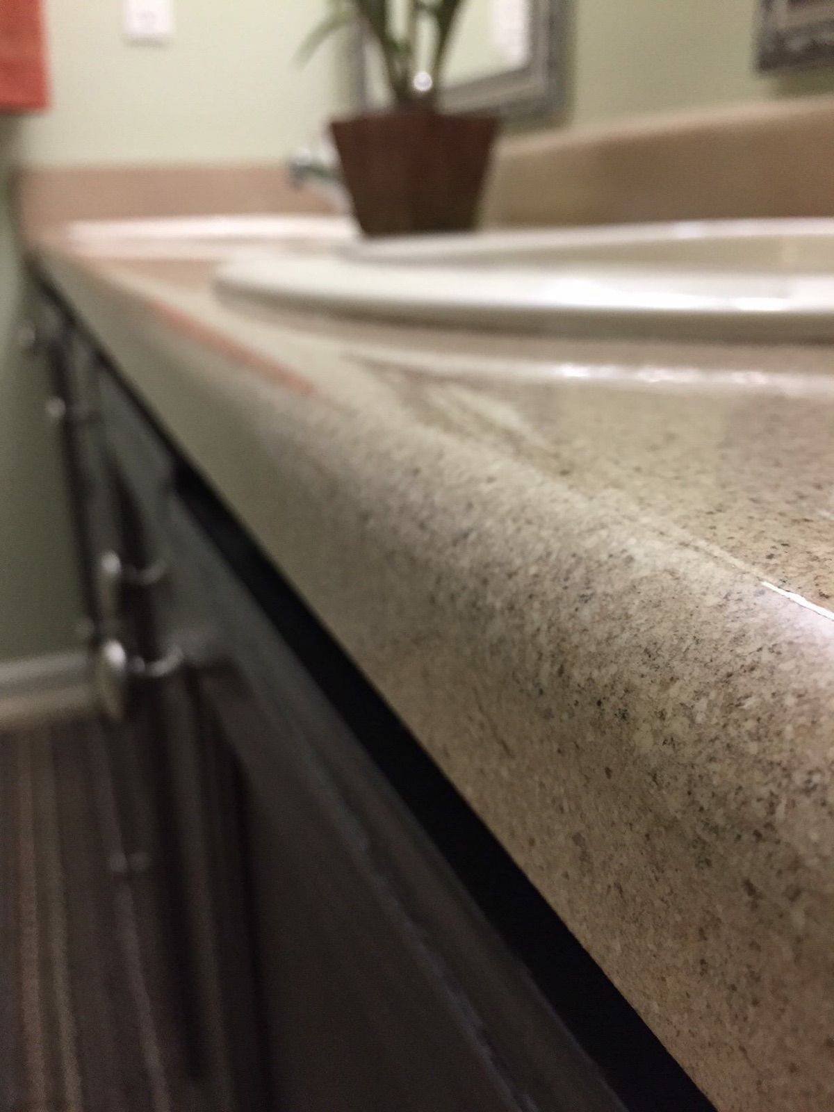Close Up View Of Countertop — Kernersville, NC — RENEW-It Master
