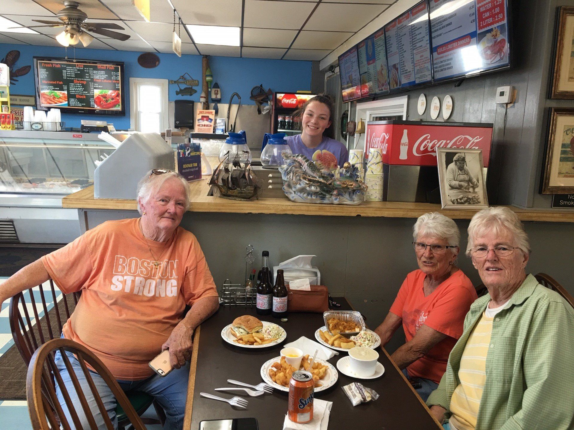 Fish market — Patrons Enjoying Seafood in Methuen, MA Fish market — Patrons Enjoying Seafood in Methuen, MA