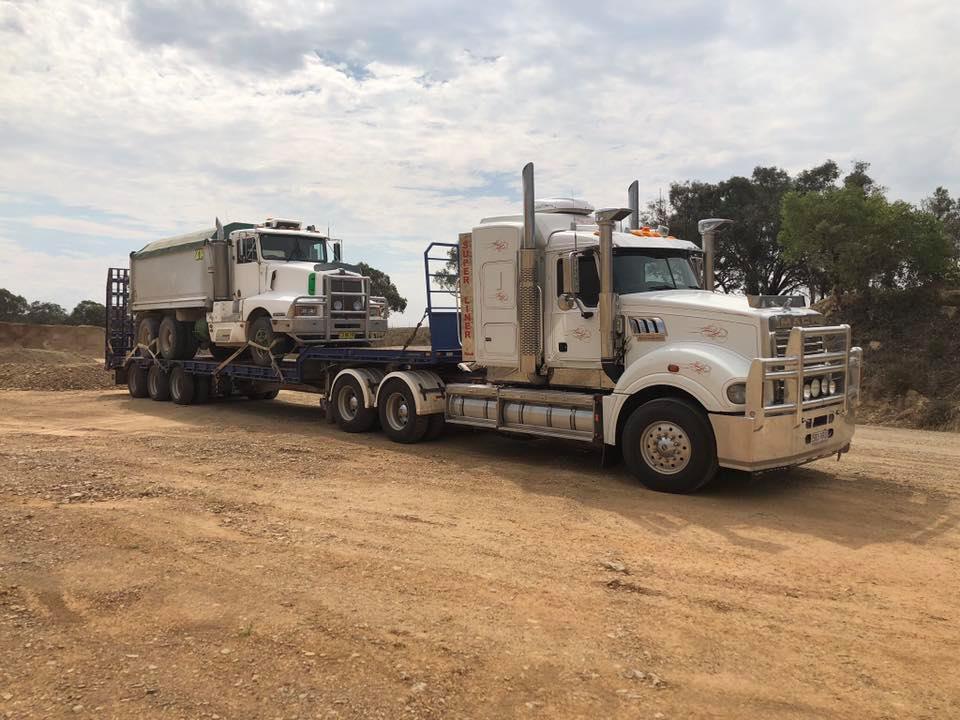 Earthmoving Truck for Hire in Dubbo NSW