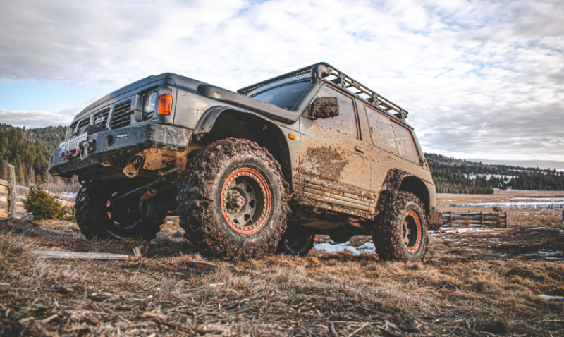 A person with paper notes on their hand | Joondalup, WA | Joondalup 4x4 & AllGas