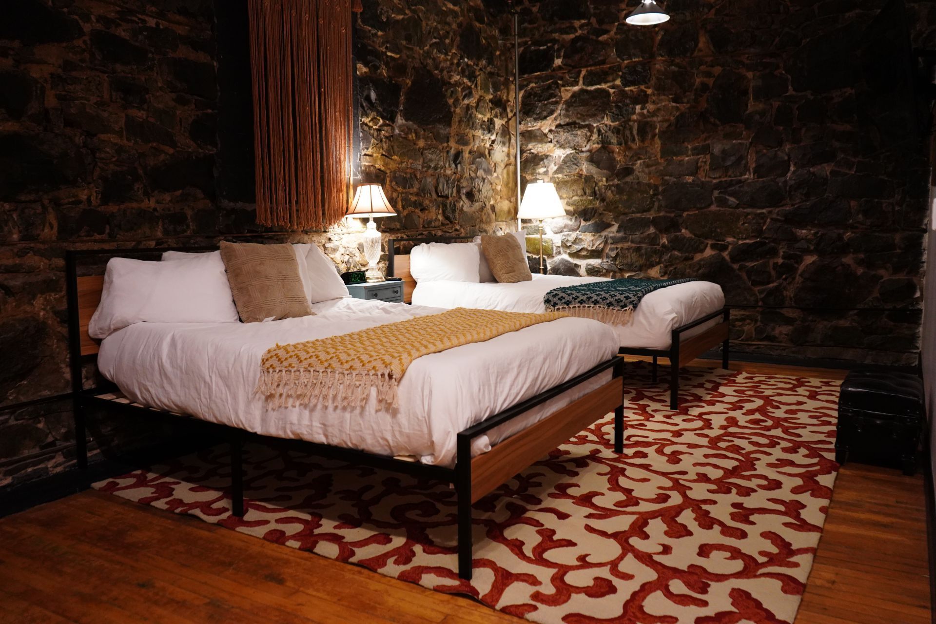 2 Queen Rooms | The Oliver Inn