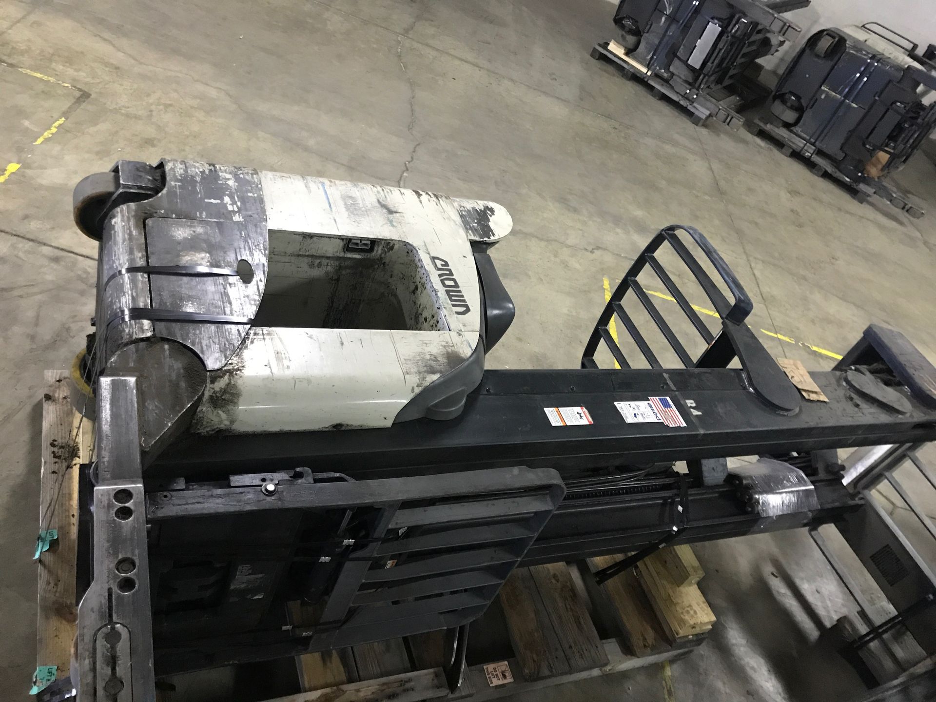 2004 Crown RR5220-45-b