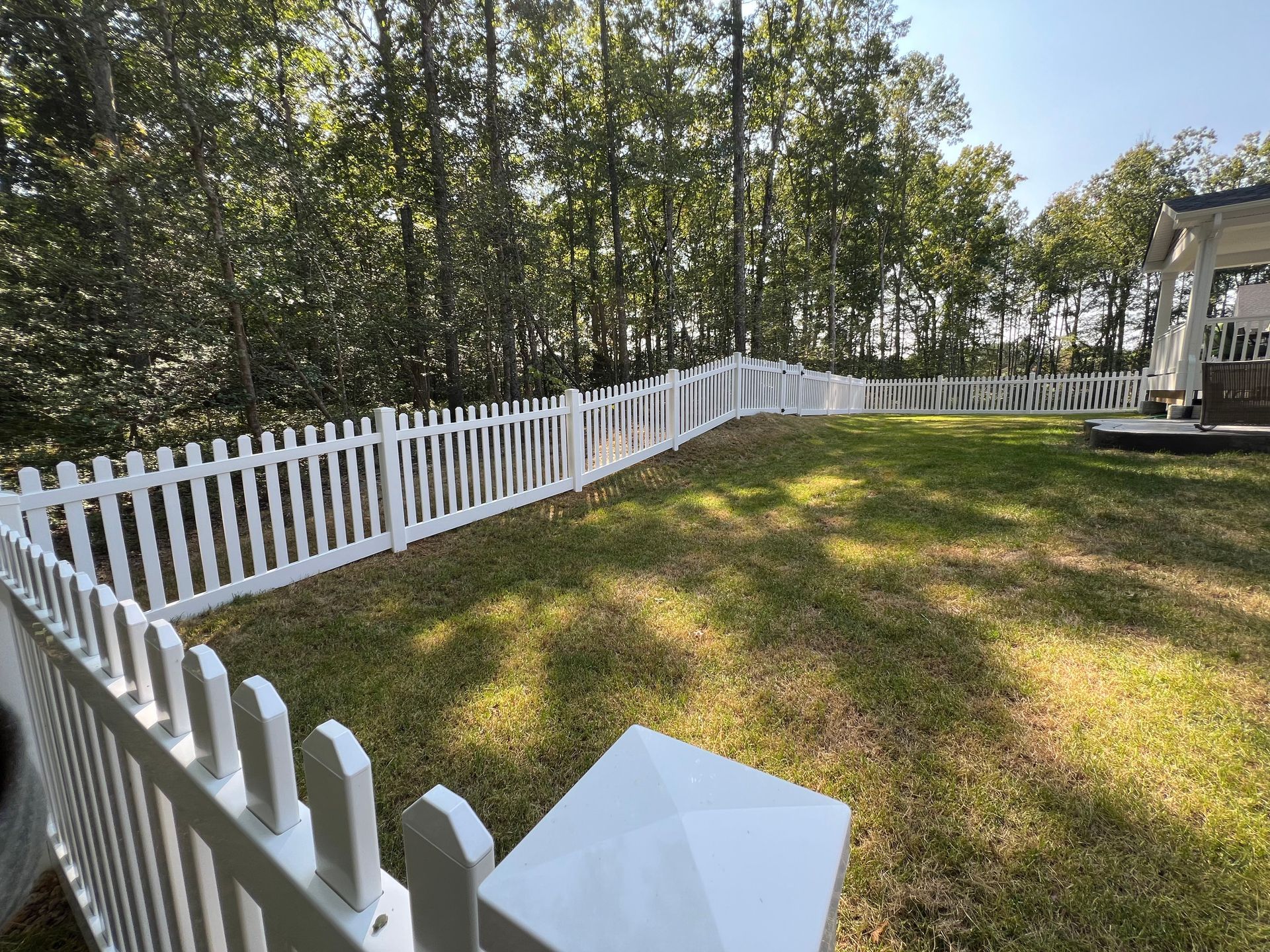 vinyl picket fence