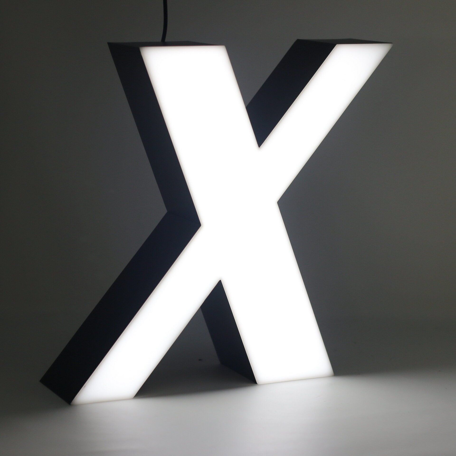 LUXE LED Letter X