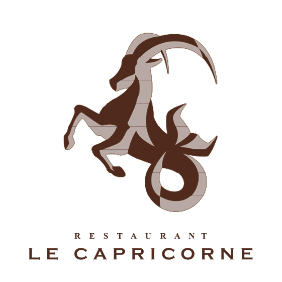 Logo du restaurant Capricorne représentant une chèvre Capricorne marron et beige avec le texte « Restaurant Le Capricorne » en dessous.