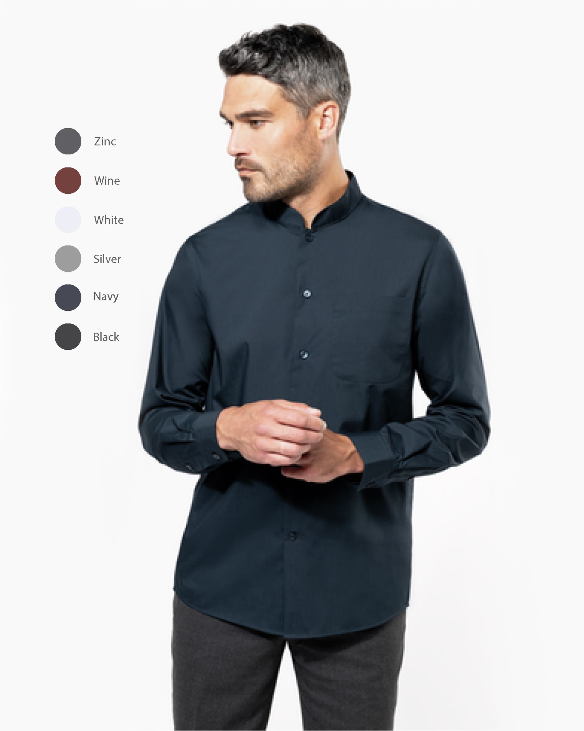 Homme portant une chemise bleu foncé à col mao et un pantalon gris. Les couleurs sont présentées à gauche.