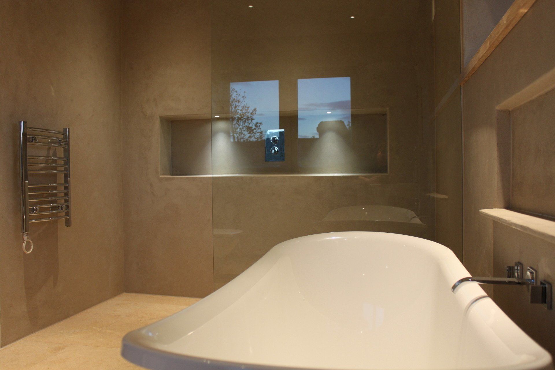 resin feature wall in bathroom