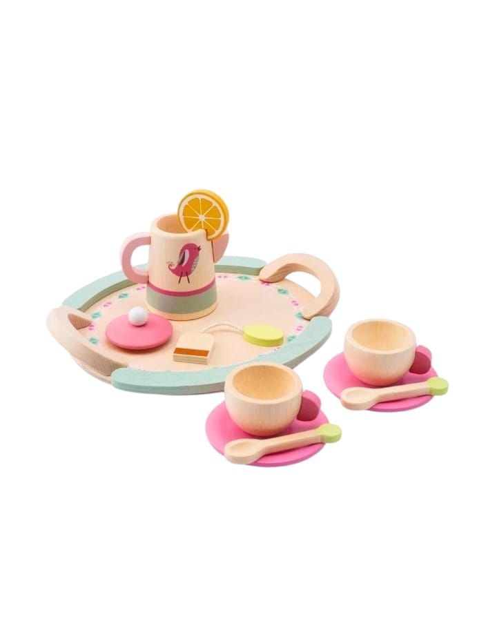 Un juego de té de madera con una tetera, tazas, platillos y cucharas en una bandeja.