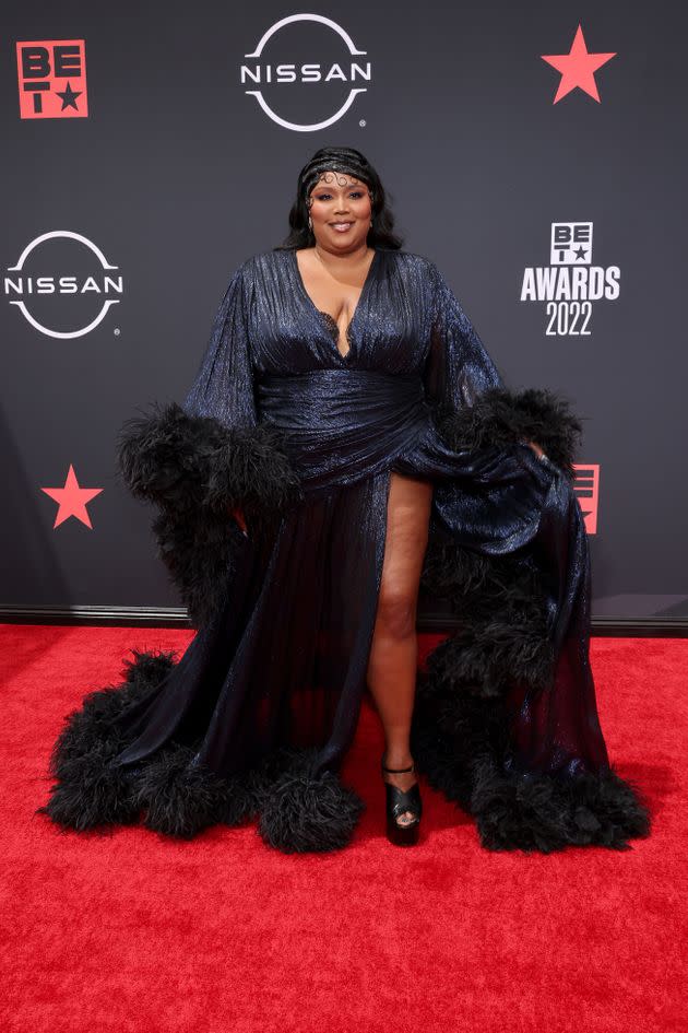 lizzo  on red carpet at the bet award 2022