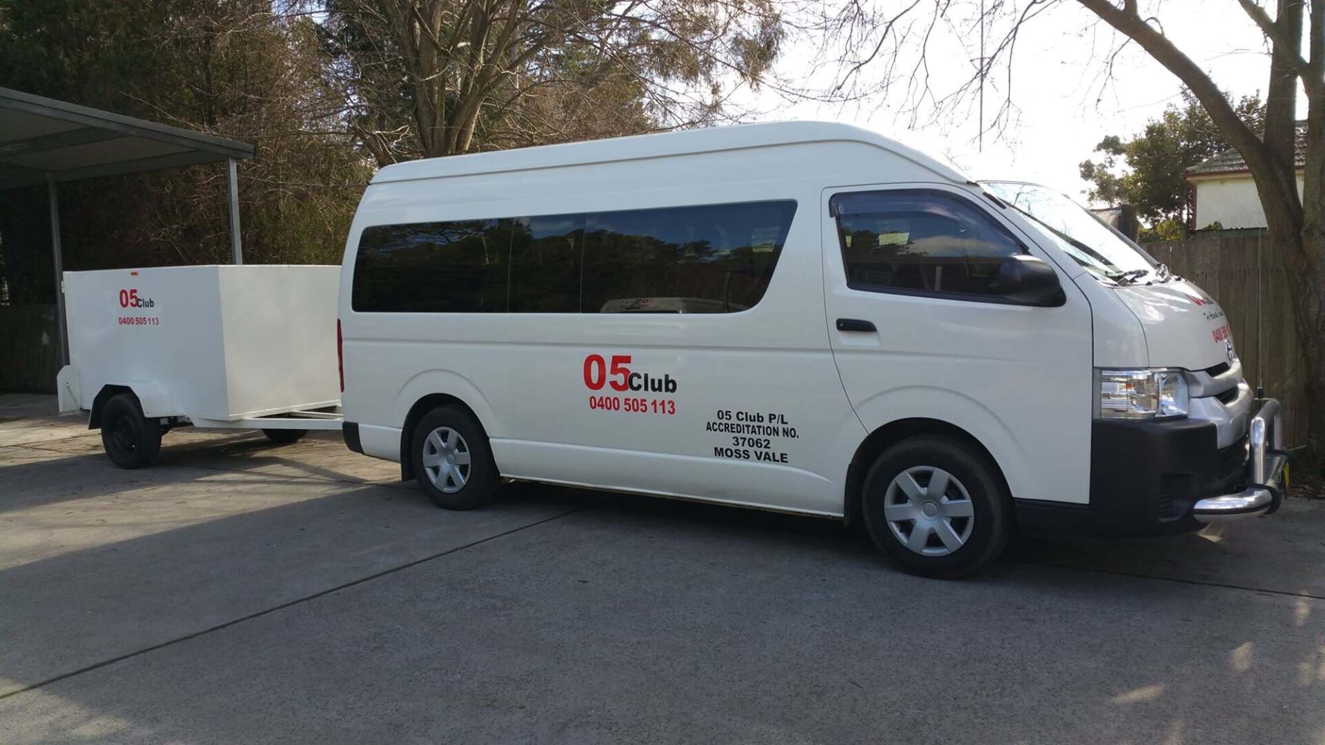 Bus and trailer — 05 Club in Mossvale, NSW