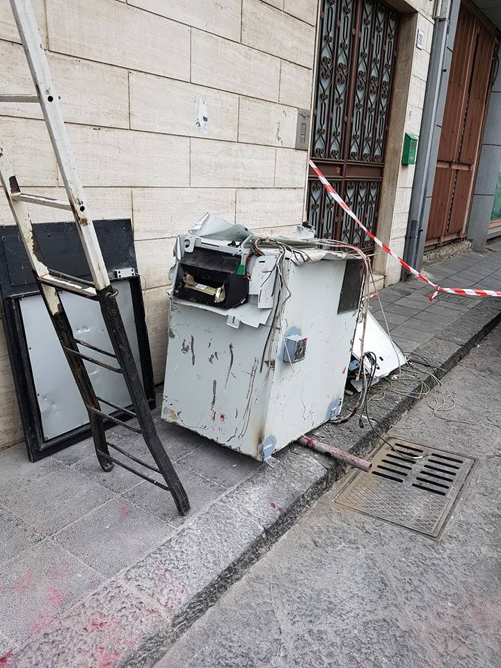 elettrodomestici usurati pronti per essere dismessi