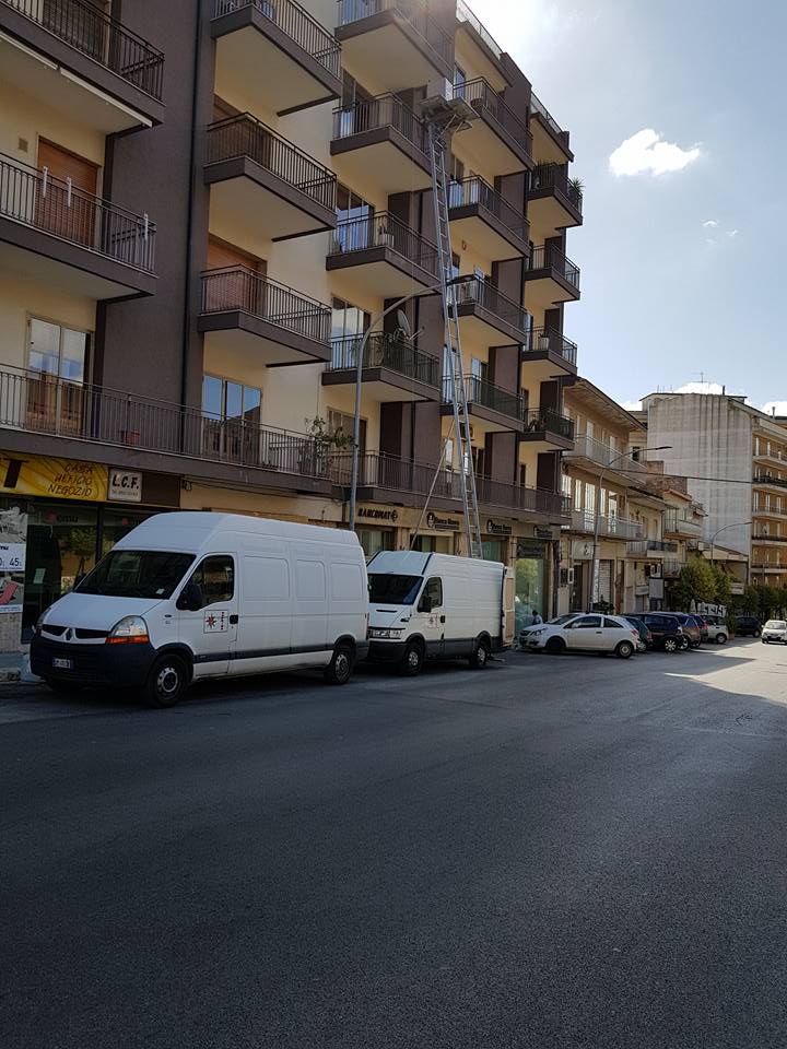 mezzi ditta di trasloco