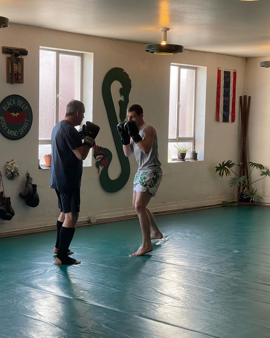 The word placeholder is on a gray background.