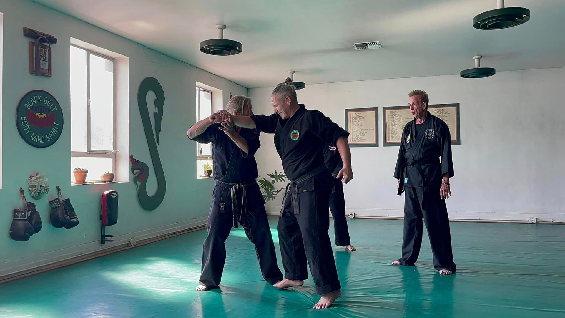 The word placeholder is on a gray background.