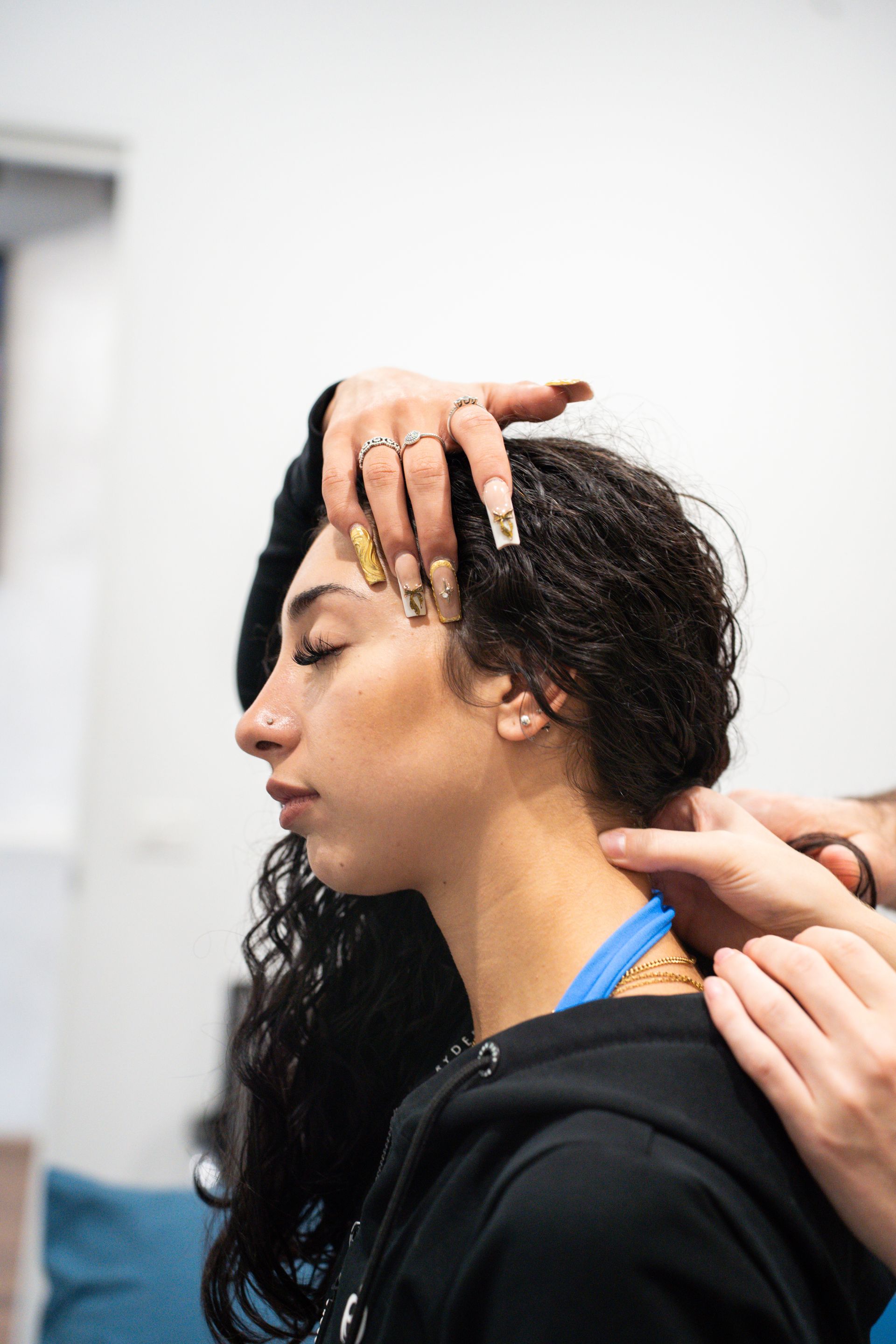  Got 'Tech Neck' From Your Desk Job? Your Physio Relief Guide
