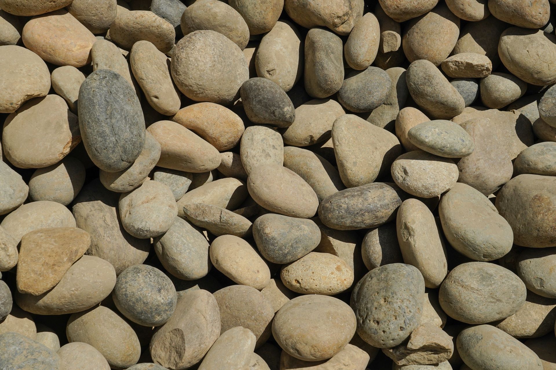 tracy-gravel-stone-decorative-rock-tracy-top-soil