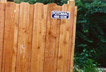 dog ear cut fence - custom fences in Rockville, MD