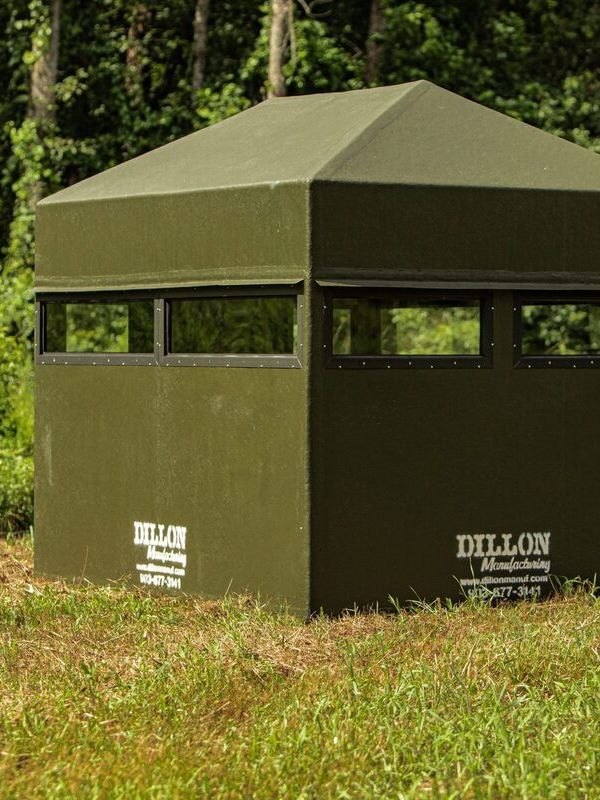 a green hunting blind made by dillon manufacturing