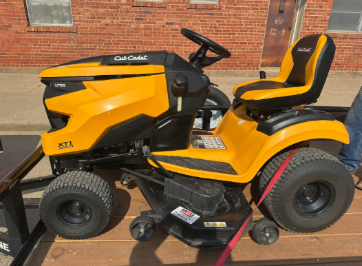 $2490 - 50 Cub Cadet LT50
