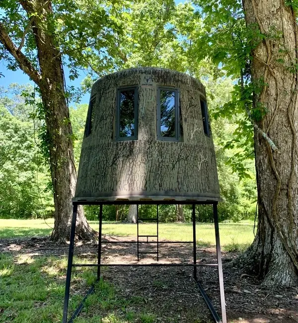 Phantom Hunting Blind On Short Stand