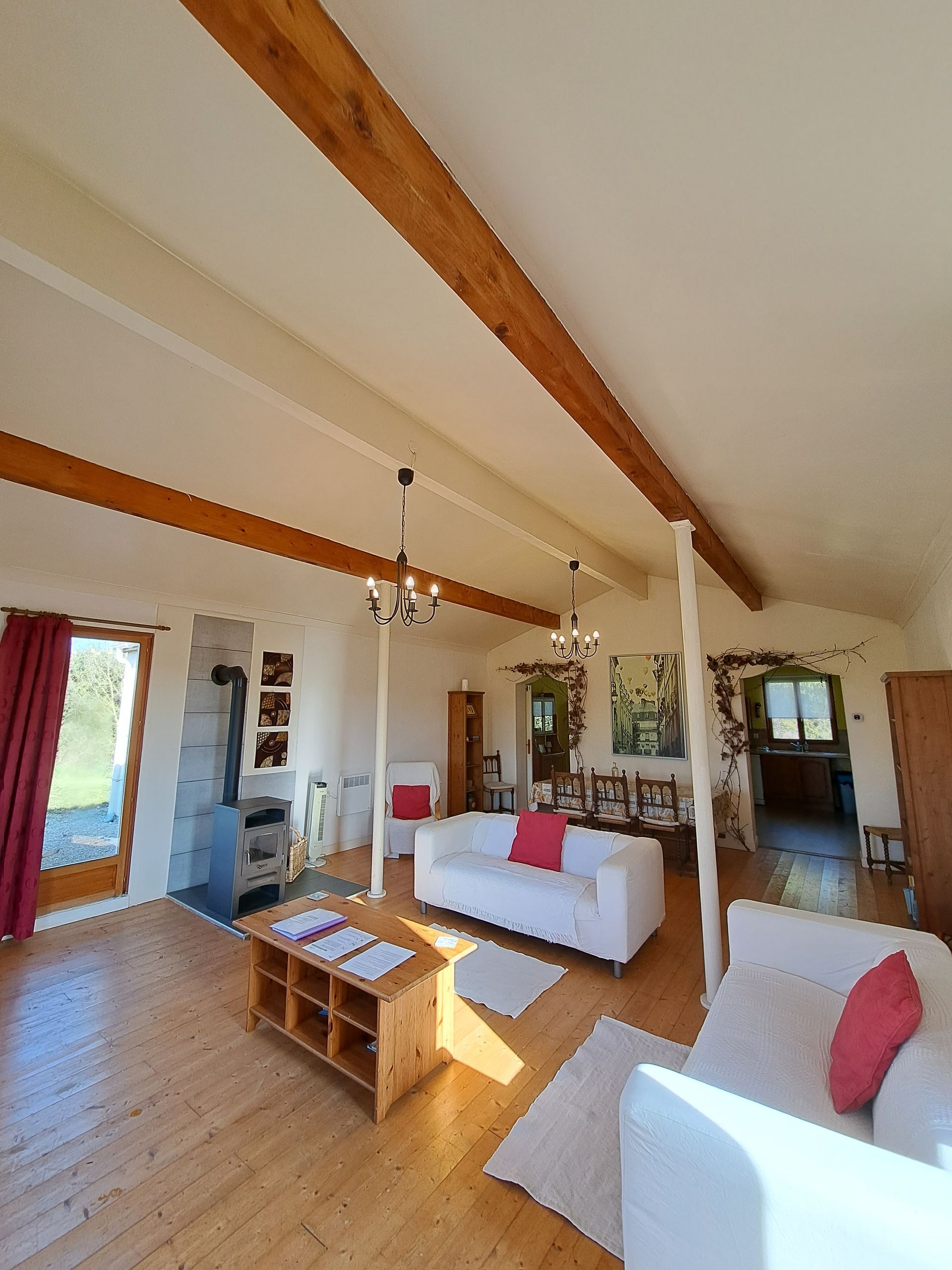 sitting room with cream ikea sofas