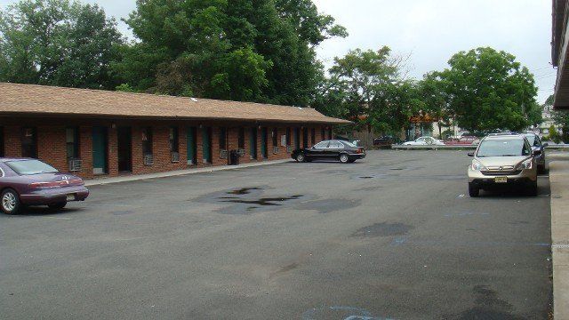 Free Parking Lot — Local Motel in Edison, NJ