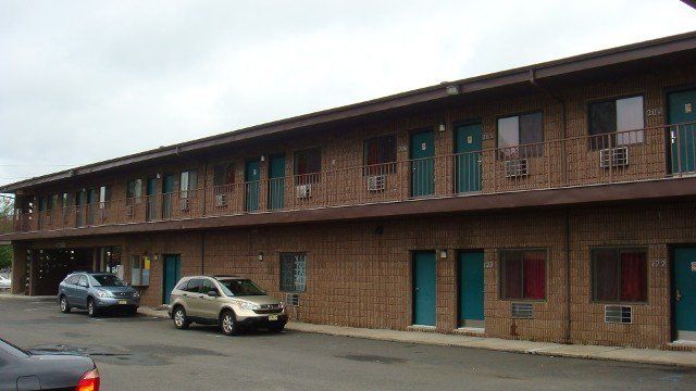 Back View — Local Motel in Edison, NJ