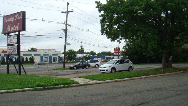 Front Road — Local Motel in Edison, NJ