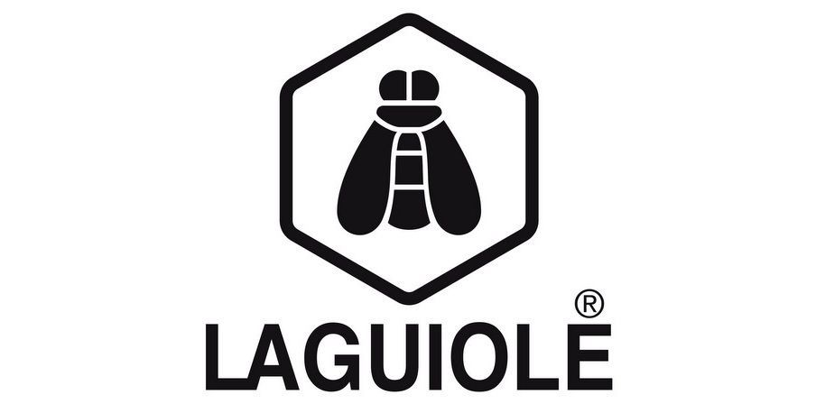 Een zwart-wit logo van een vlieg in een zeshoek.