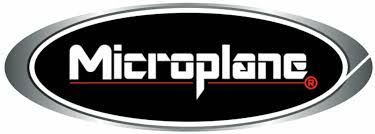 Het logo voor Microplane is een zwart en zilveren ovaal.