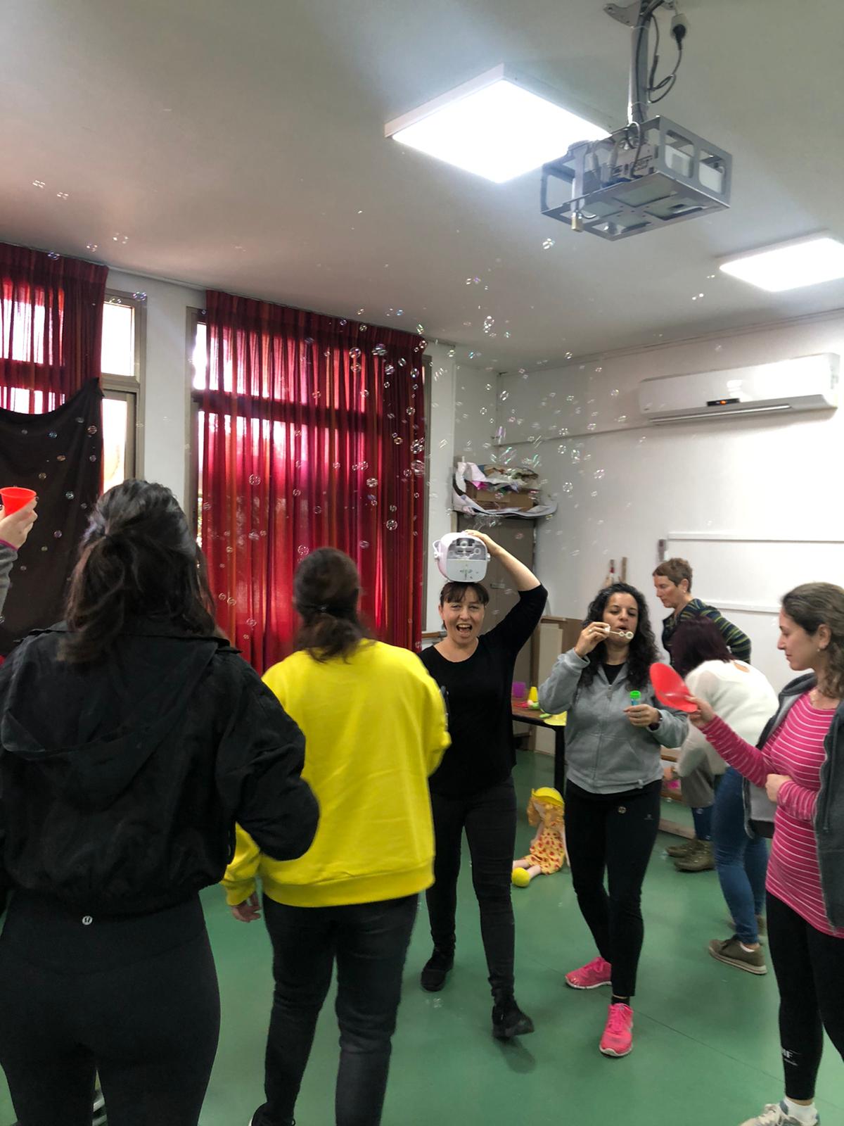 הכשרת מטפלים במוטוריקה וויסות חושי -אורלי יזדי
