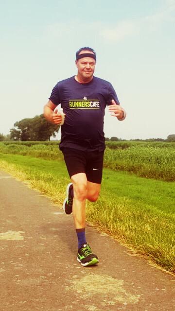 Anton Vliegenthart hardlopen tijdens Runnerscafe training en leefstijlcoaching