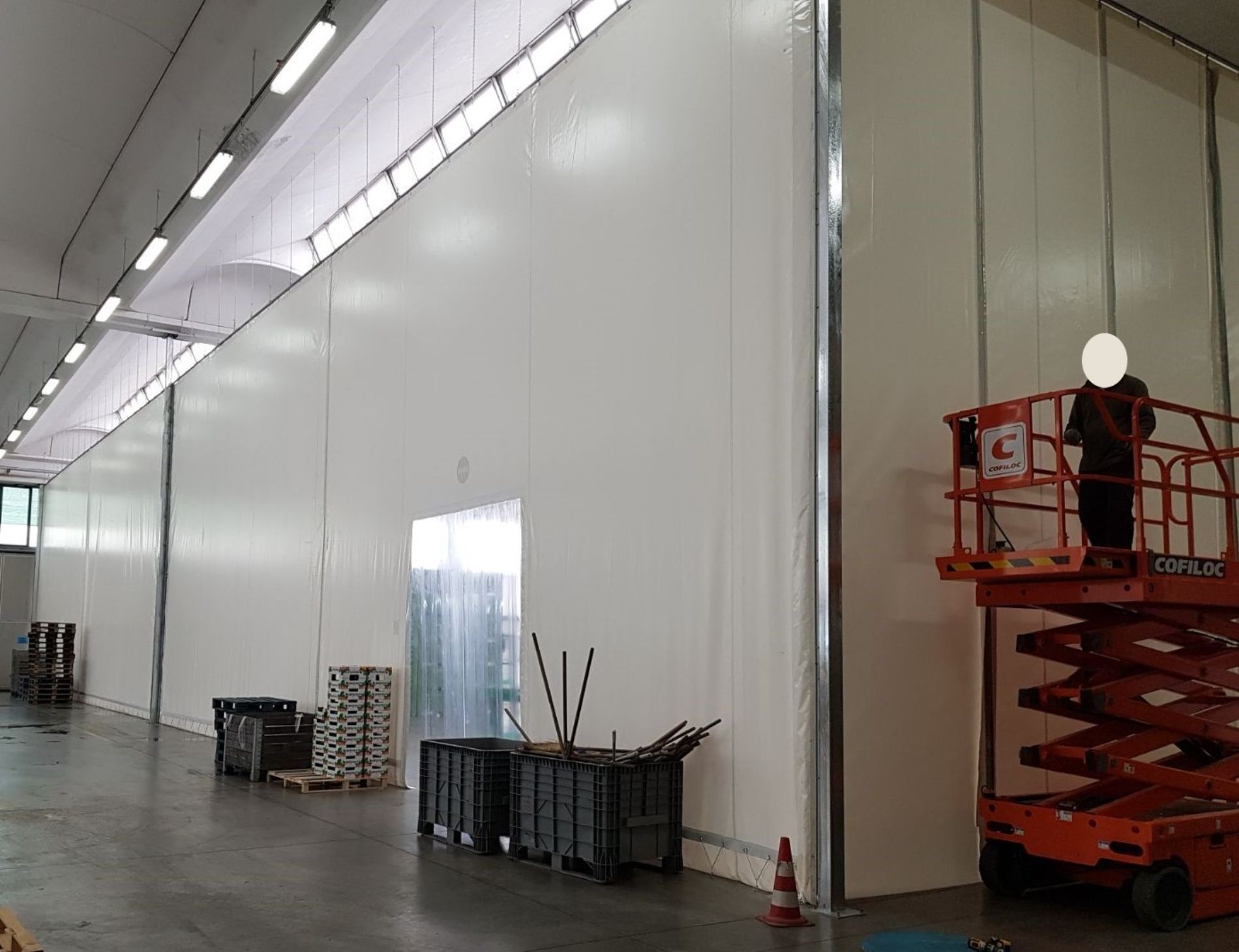 pareti divisorie in pvc per strutture industriali