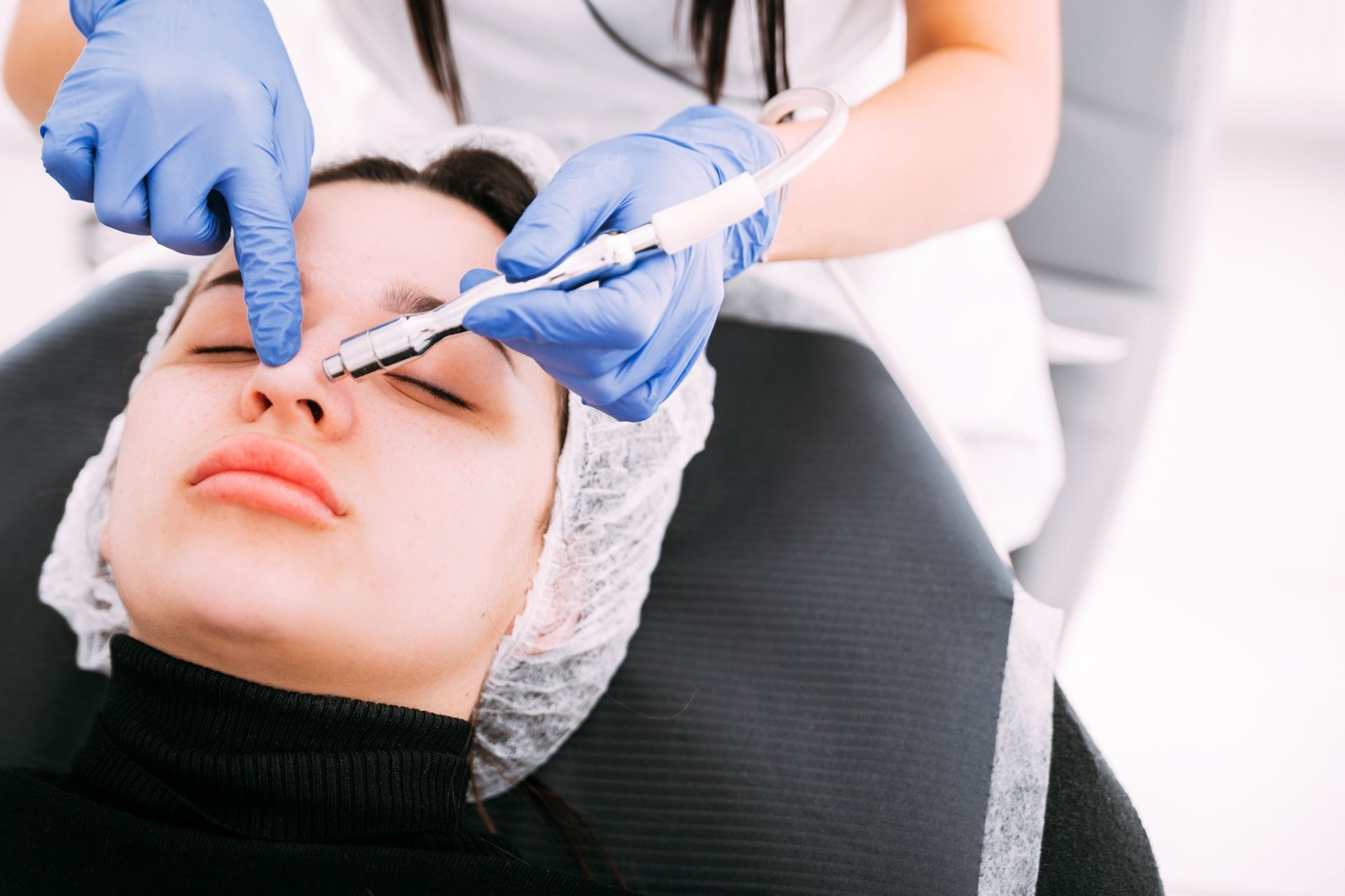 Dermaplaning Benefits - Why You Need to Try This Facial!