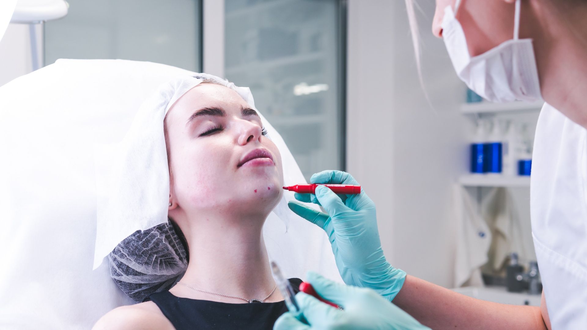 What Is Dermaplaning? What You Need to Know About the Procedure