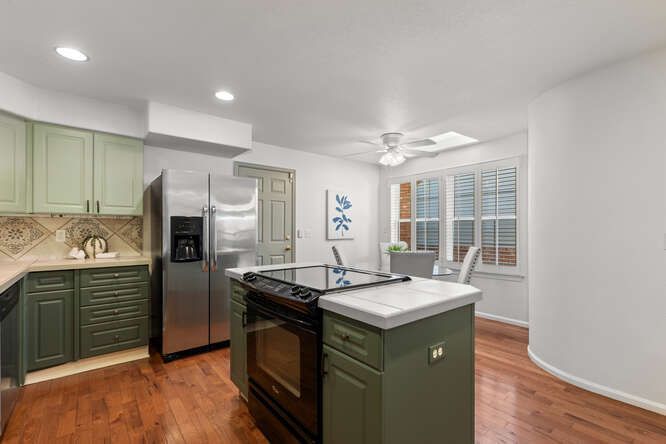 9491 Southern Hills Cir, Lone Tree, CO 80124
