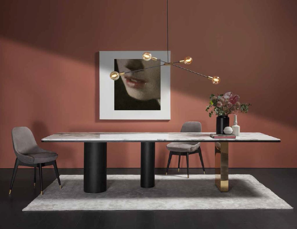 tavolo di design in ambiente moderno