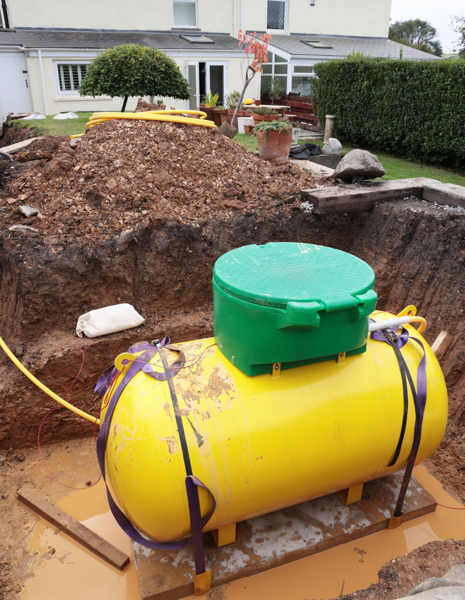 A Colored Tank | Lamont, FL | Billy Simmons Backhoe & Hauling