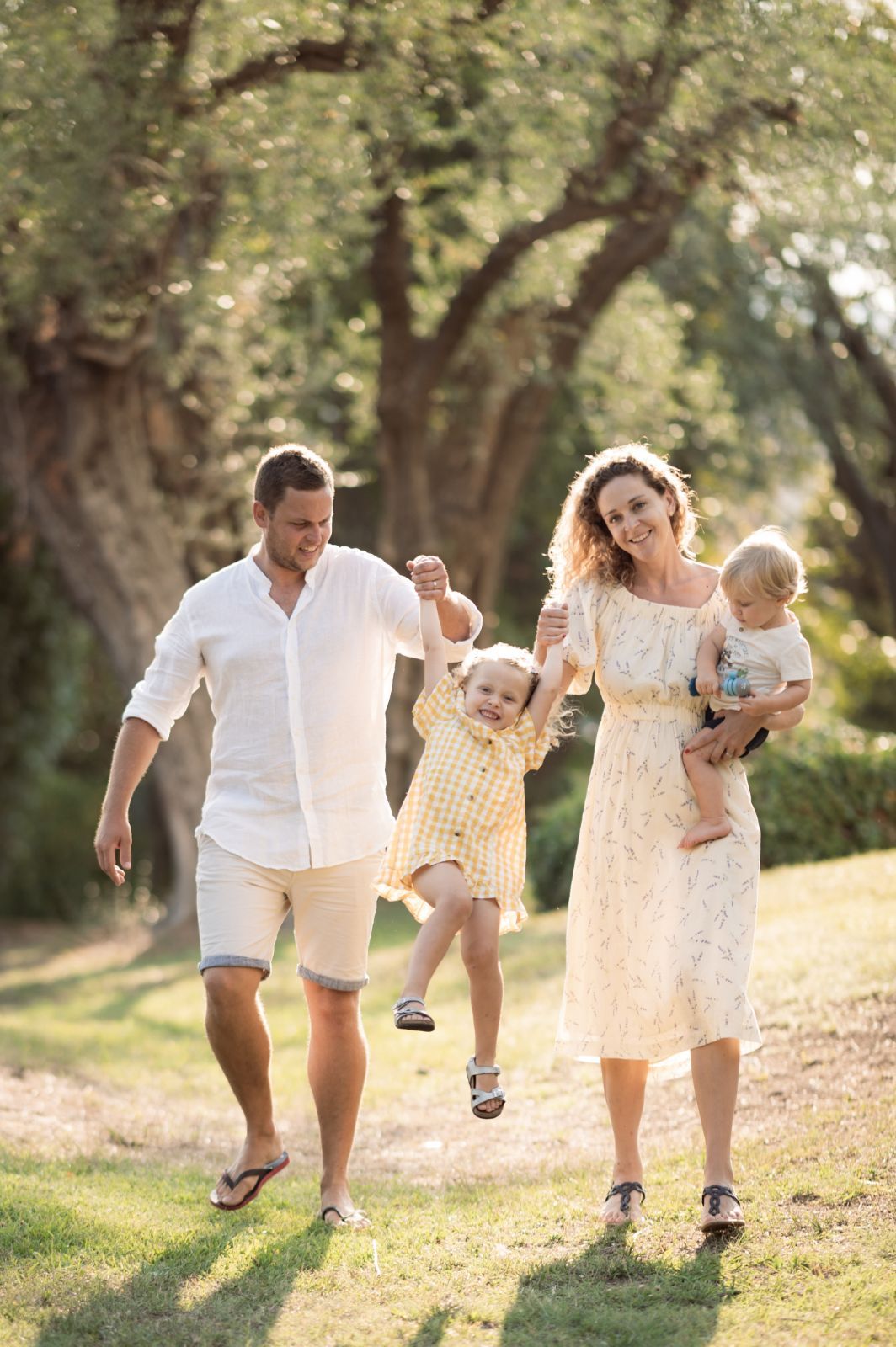 non-posed family photography session